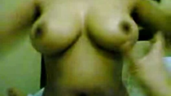 පච්ච කොටාගත් Gabbie Carter කුකුළා පැදීම ගැන සිහින දකිනවා