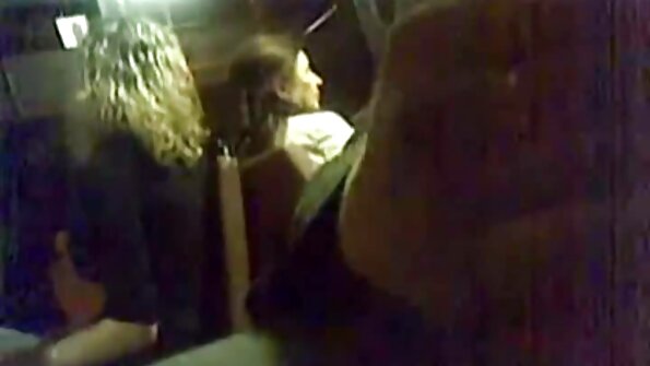 සොඳුරු පෙනුමැති 18 හැවිරිදි නව යොවුන් වියේ මුඩුක්කු ඇගේ උපන්දිනය සඳහා BBC ලබා ගනී