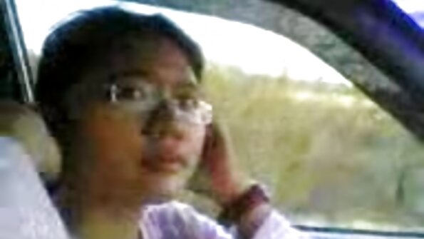 POV දර්ශනයේ විශාල පියයුරු තෙල් දැමූ අසභ්‍ය ඩිවාස් දෙදෙනෙකු ෆාලස්ට නමස්කාර කරයි