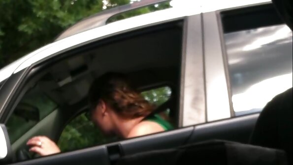 ප්‍රසන්න රිමිං කිරීමෙන් පසු තෙත් බූටෝල් සෙල්ලම් බඩු සාදරයෙන් පිළිගනී