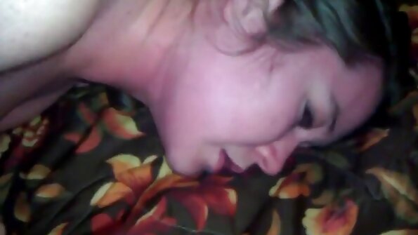 රළු ලෙස්බෝ ළදරුවන් නිවසේ උණුසුම් දේවල් රස විඳිති