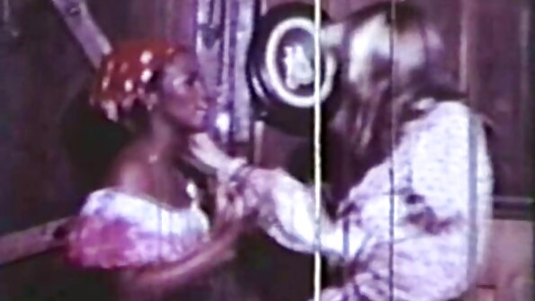 රවිසිං රන්වන් සහ සිහින් බෲනට් අමතක නොවන ලෙස්බියන් ලිංගිකත්වය ඇත