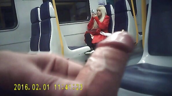 කුඩා තිත් සහිත ජේඩ් ඇම්බර් සමලිංගික ක්‍රීඩා වලදී රිලී ස්ටාර්ව පිළිගනී