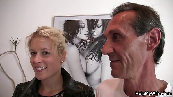 නොපසුබස්නා ගුද සංසර්ගය ඇය භාවිතා කළ අසූචි හිඩැස පුළුල් කරයි