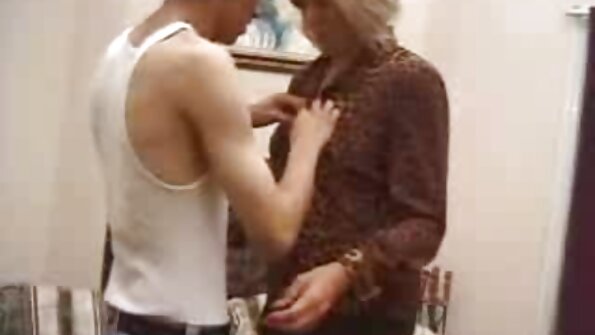 ලස්සන ටිටිටි ඇති ෂෙමාල්ස් අන්තර් වාර්ගික ත්‍රිත්වයක් ඇති කර ගැනීමට එකඟ වේ