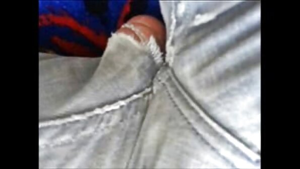 ගෑනු ළමයි දෙන්නෙක් කෙලවපු ඇඳ උඩ අන්තිමට