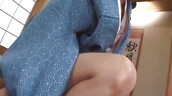 සරාගී සමලිංගිකයින් අලුත් දෙයක් කිරීමට උත්සාහ කරන අතර ඔවුන් හඹා යයි